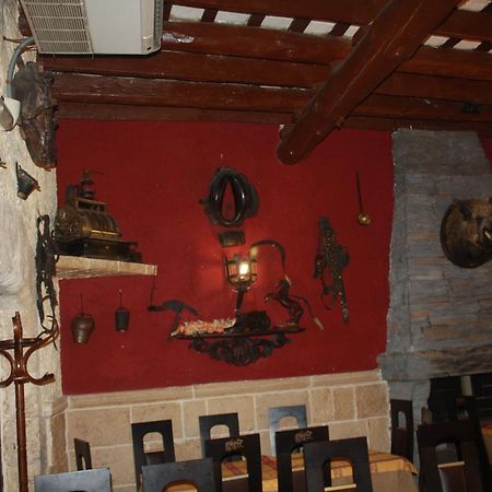 קוניט Hostal Restaurante La Diligencia מראה חיצוני תמונה
