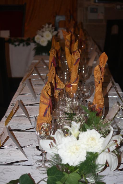 קוניט Hostal Restaurante La Diligencia מראה חיצוני תמונה