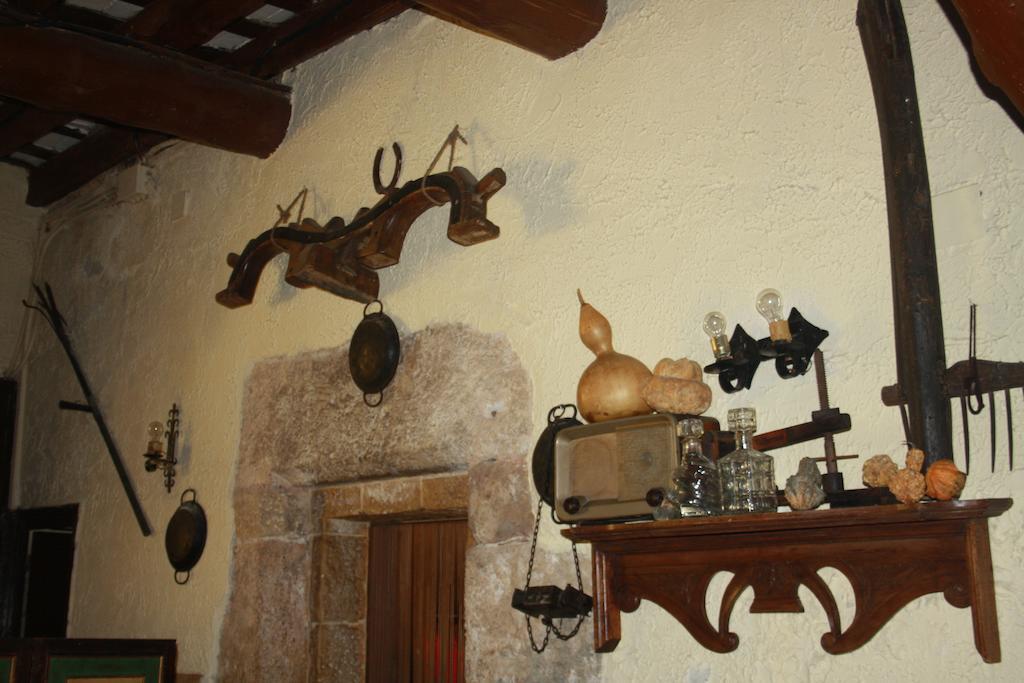 קוניט Hostal Restaurante La Diligencia מראה חיצוני תמונה
