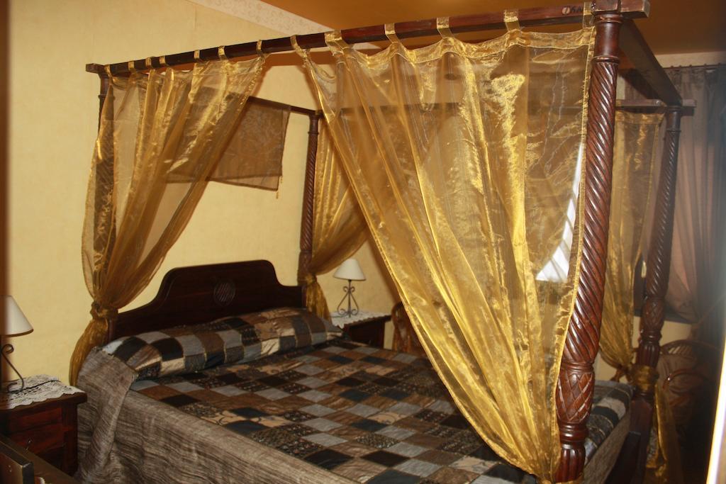 קוניט Hostal Restaurante La Diligencia חדר תמונה