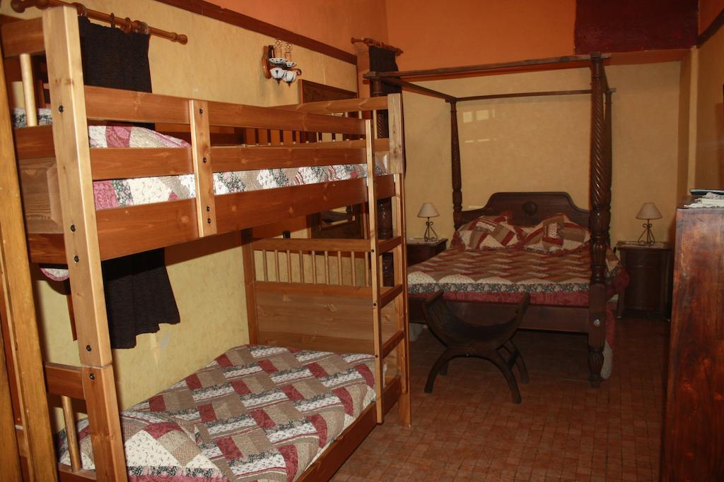 קוניט Hostal Restaurante La Diligencia חדר תמונה