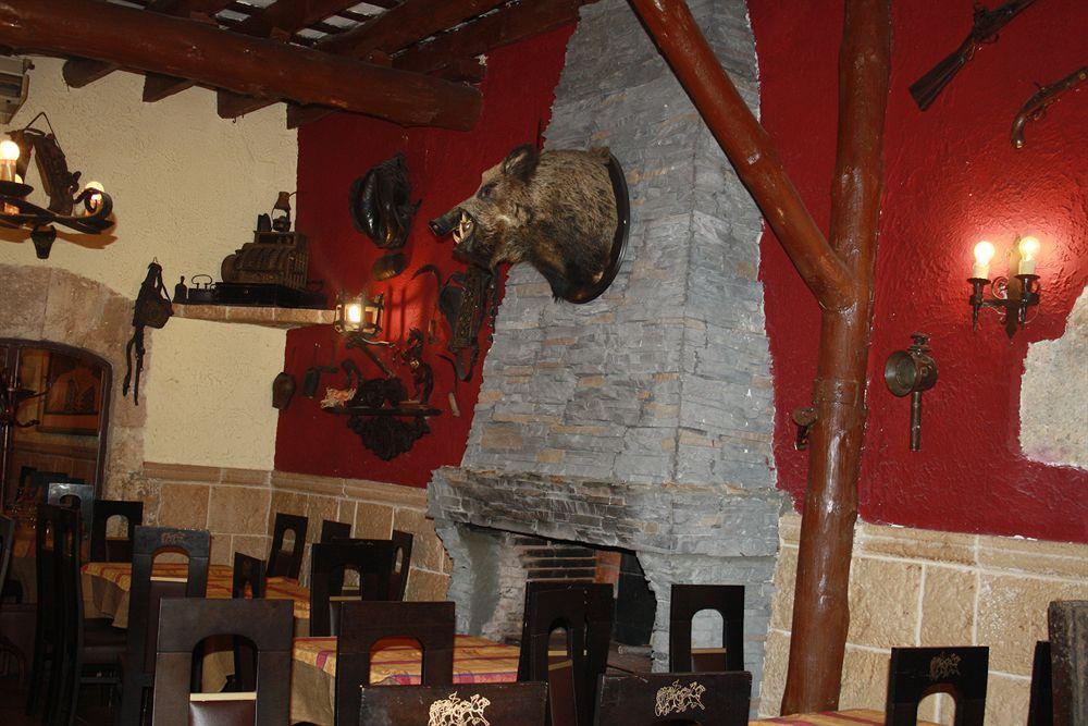 קוניט Hostal Restaurante La Diligencia מראה חיצוני תמונה