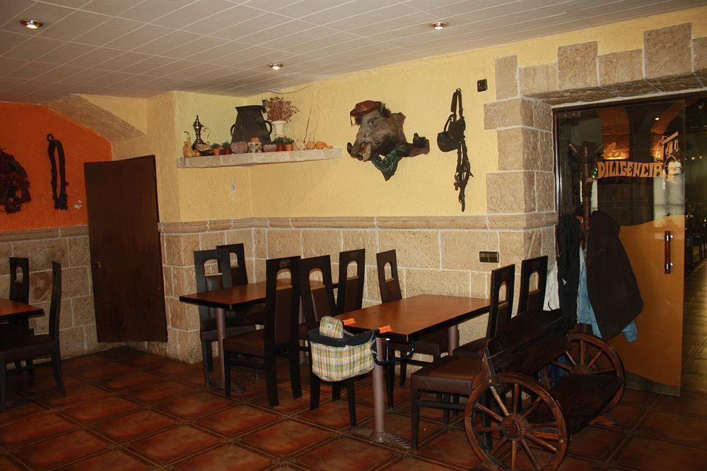 קוניט Hostal Restaurante La Diligencia מראה חיצוני תמונה