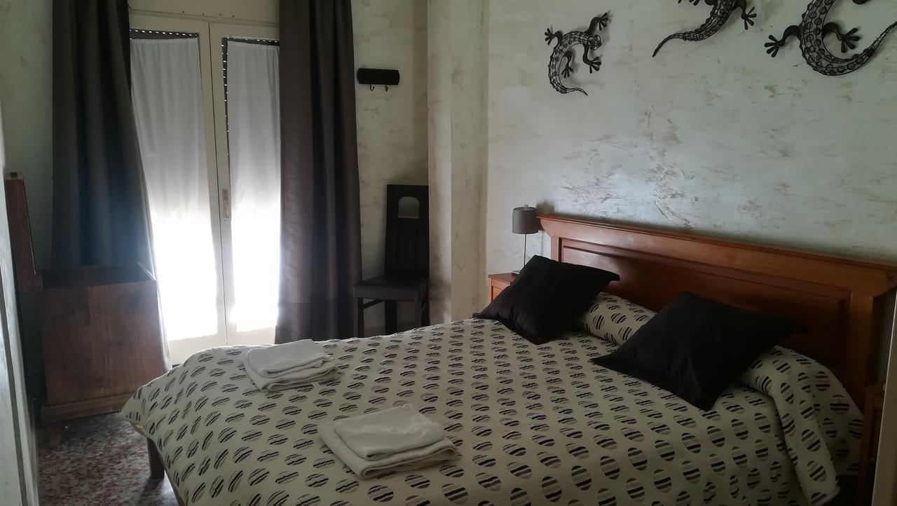 קוניט Hostal Restaurante La Diligencia מראה חיצוני תמונה