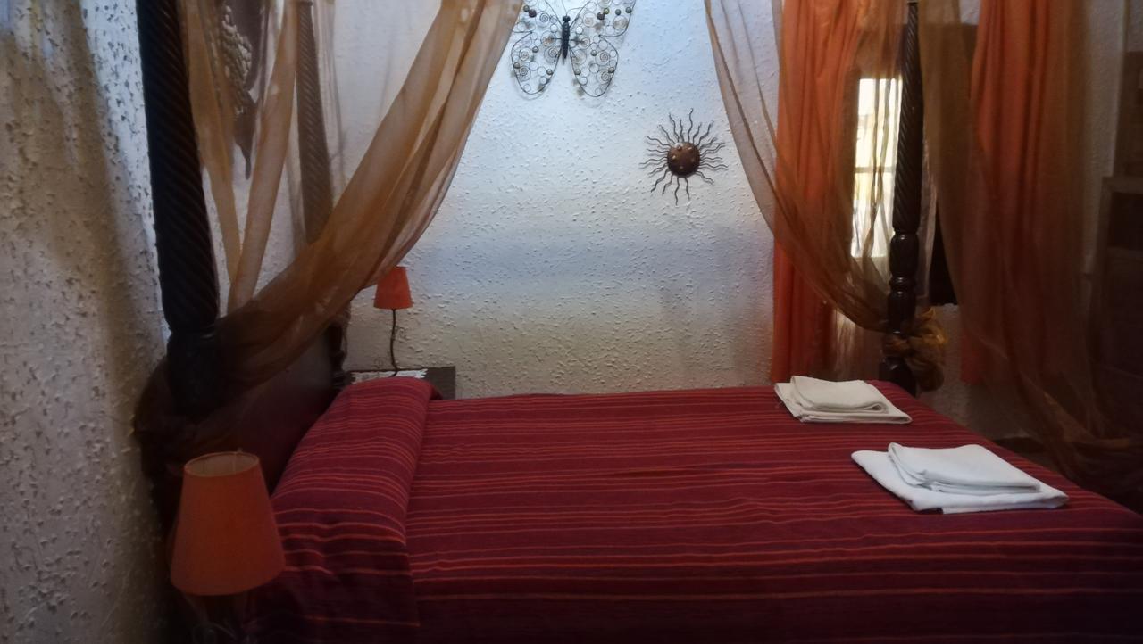 קוניט Hostal Restaurante La Diligencia מראה חיצוני תמונה