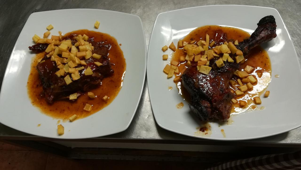 קוניט Hostal Restaurante La Diligencia מראה חיצוני תמונה
