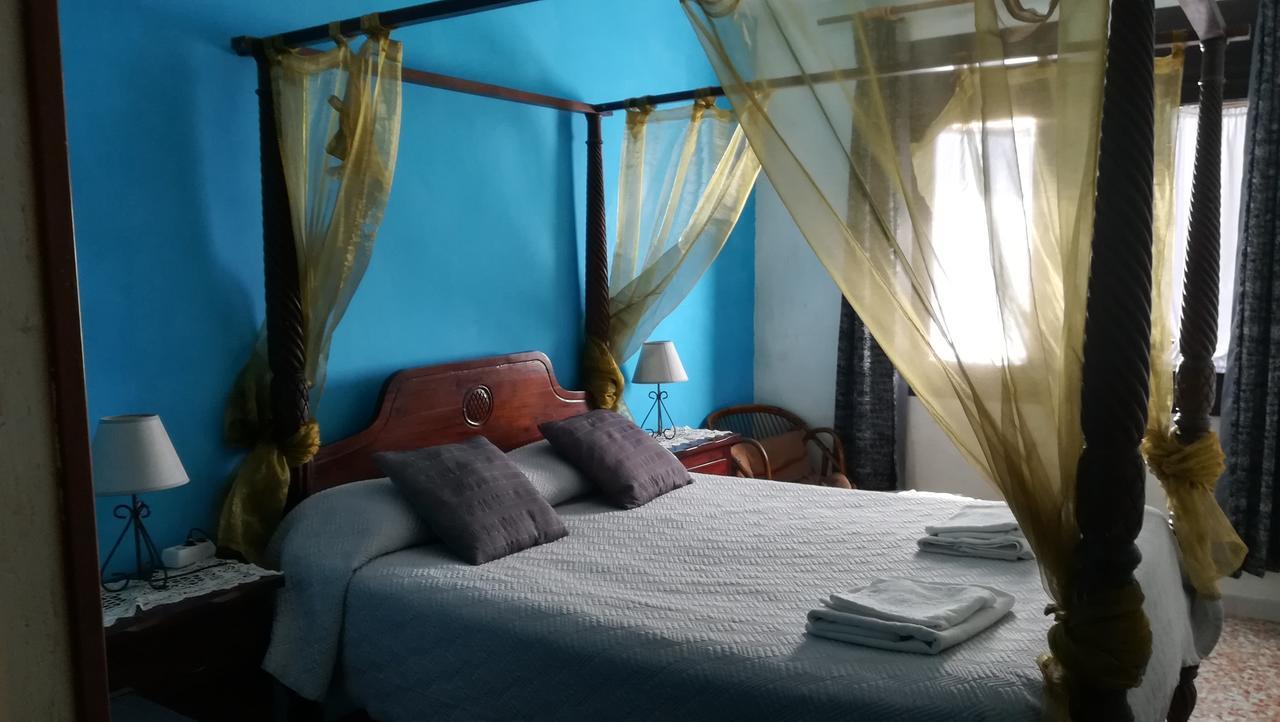 קוניט Hostal Restaurante La Diligencia מראה חיצוני תמונה