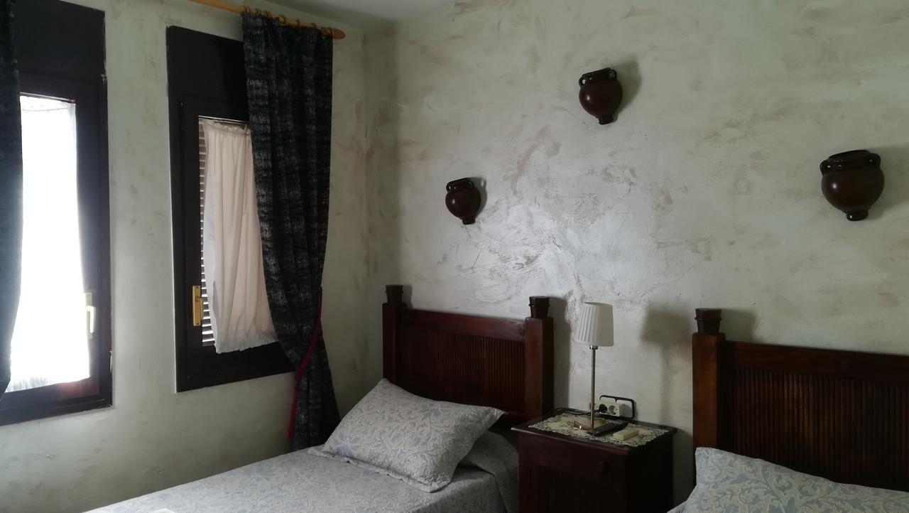 קוניט Hostal Restaurante La Diligencia מראה חיצוני תמונה