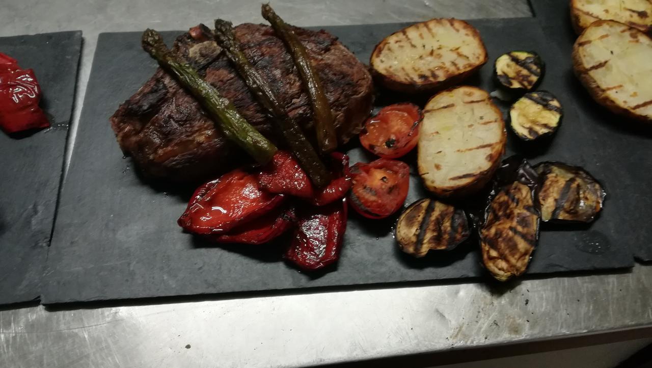 קוניט Hostal Restaurante La Diligencia מראה חיצוני תמונה
