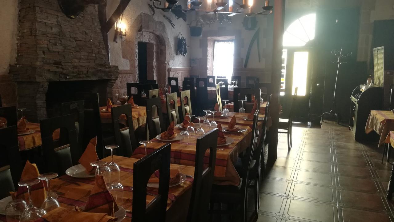 קוניט Hostal Restaurante La Diligencia מראה חיצוני תמונה