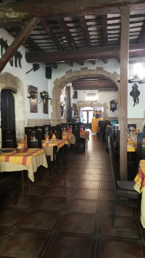 קוניט Hostal Restaurante La Diligencia מראה חיצוני תמונה