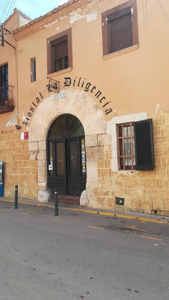 קוניט Hostal Restaurante La Diligencia מראה חיצוני תמונה
